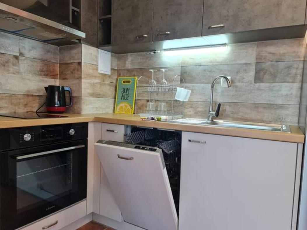 Flora - Beautiful *New* Apartment To The Beach Burgas Bagian luar foto