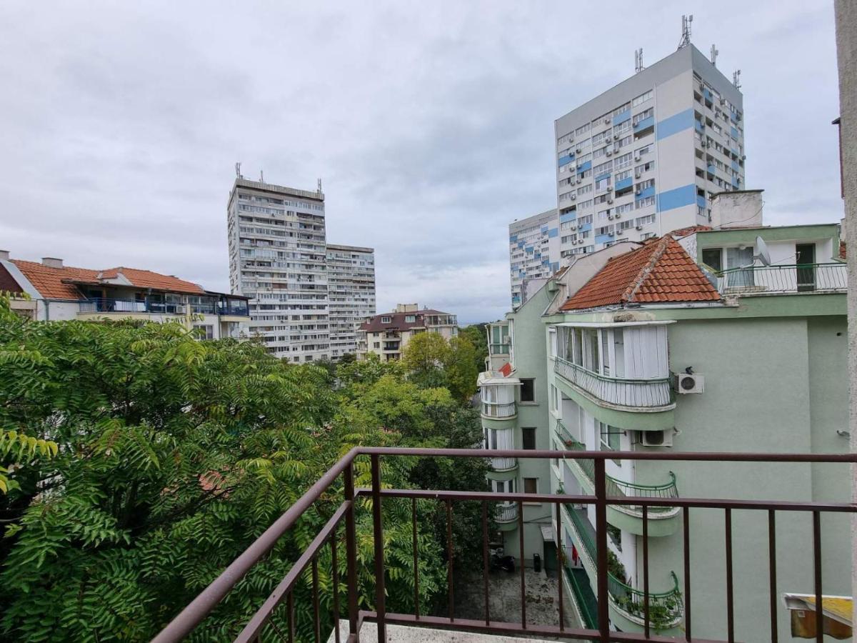 Flora - Beautiful *New* Apartment To The Beach Burgas Bagian luar foto