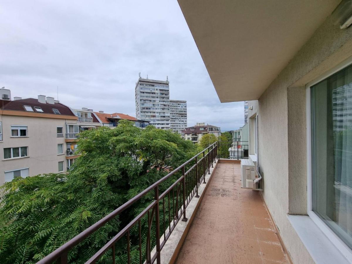 Flora - Beautiful *New* Apartment To The Beach Burgas Bagian luar foto